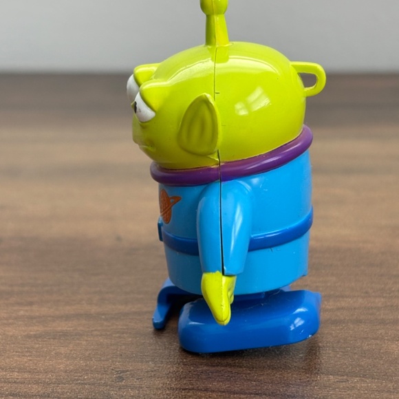 ** Vintage DISNEY Pixar TOY STORY 2 Wind Up Walker Key Ring Alien Toy Figure ** - Picture 5 of 6